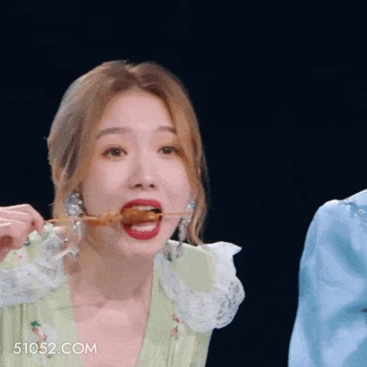 吃烤串 孟美岐 明星 演员 歌手 真香